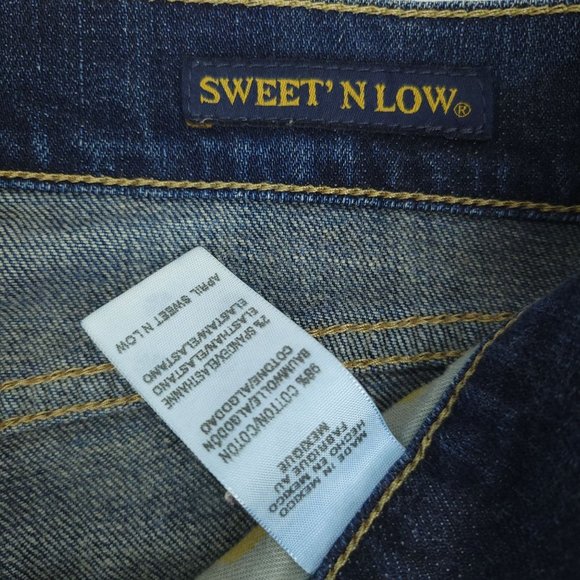 Lucky Brand Jeans READ Sweet N Low Women Size 6 / 28 Mid Rise Boot Cut Dark Wash - Picture 8 of 13